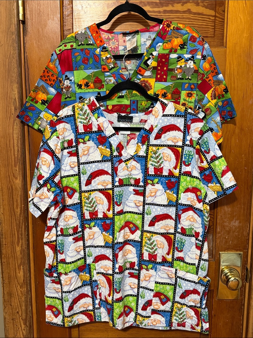 Cherokee Scrub Tops Thanksgiving and Christmas Size Large